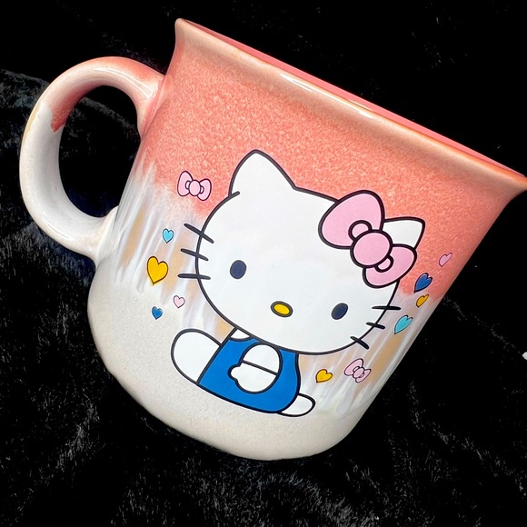 Super cute Hello kitty mug - Picture 1 of 1